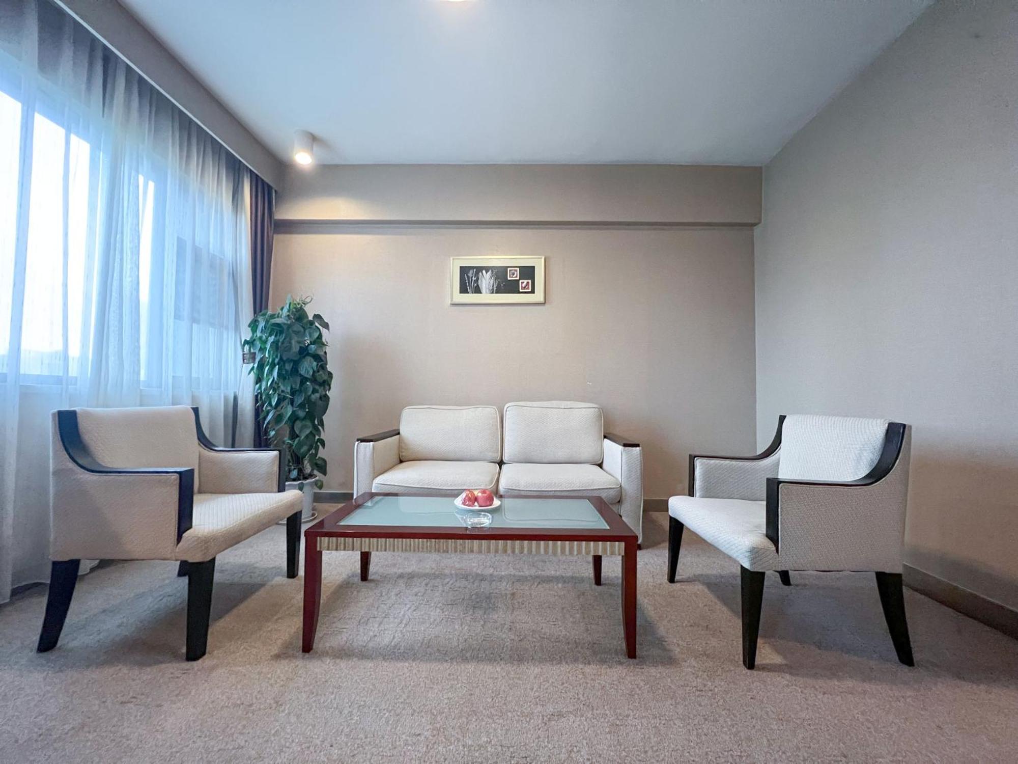 Holiday Inn Express Zhengzhou Zhongzhou By Ihg Екстериор снимка