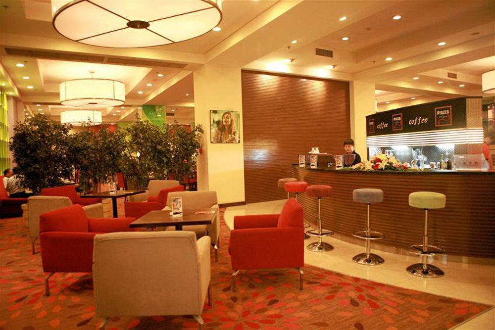 Holiday Inn Express Zhengzhou Zhongzhou By Ihg Ресторант снимка